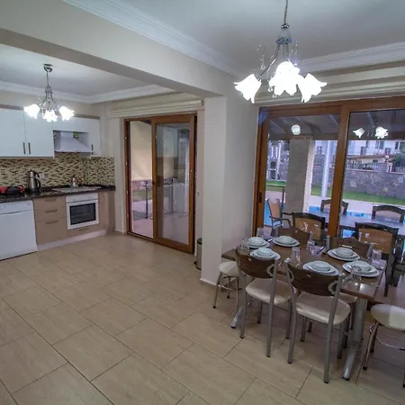 Villa Prestij Garden 4+1 , Oezel Havuzlu,