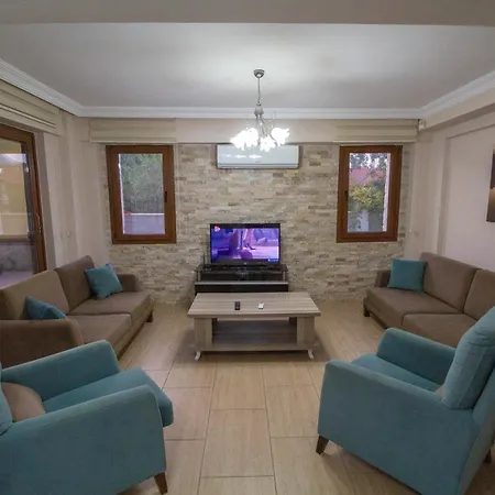 فيلة Prestij Garden 4+1 , Oezel Havuzlu, *